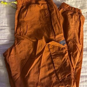 Nike women’s Rust Cargo Pants